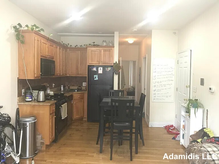 Foto principal - 79 Highland St