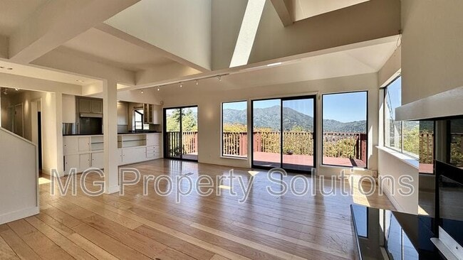 Foto del edificio - 974 Vernal Ave
