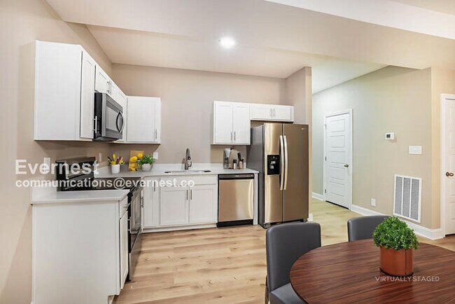 Foto del edificio - Charming 2-Bedroom Clarksville Home – Pets...