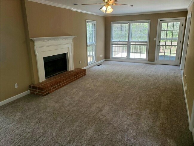 Foto del edificio - 9785 Hightower Rd