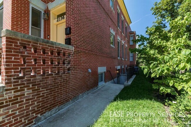 Building Photo - 2134 Flagler Pl NW