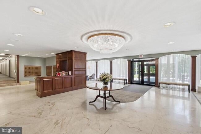 Foto del edificio - 4501 Arlington Blvd