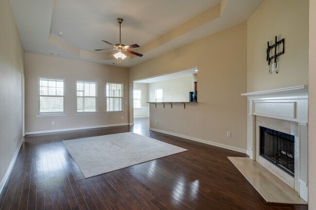Building Photo - 1021 Lindyn Lee Wy