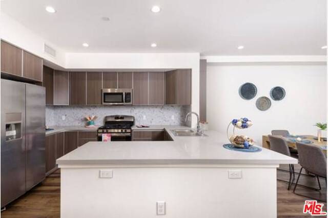Foto principal - 1819 Kelton Ave