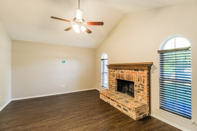 Foto del edificio - 4217 Glen Hollow Cir