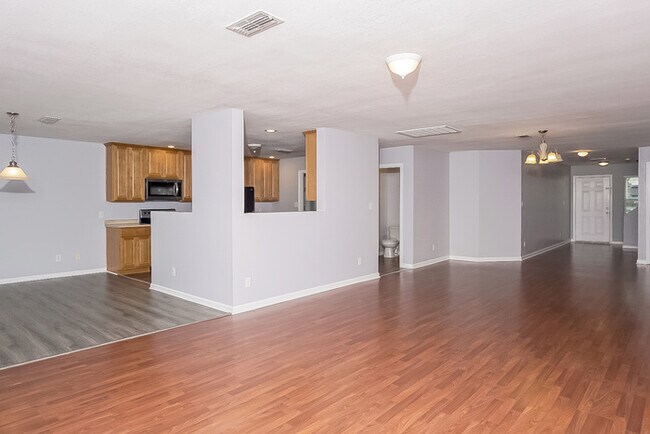 Foto del edificio - 3083 Avalon Lake Dr SW