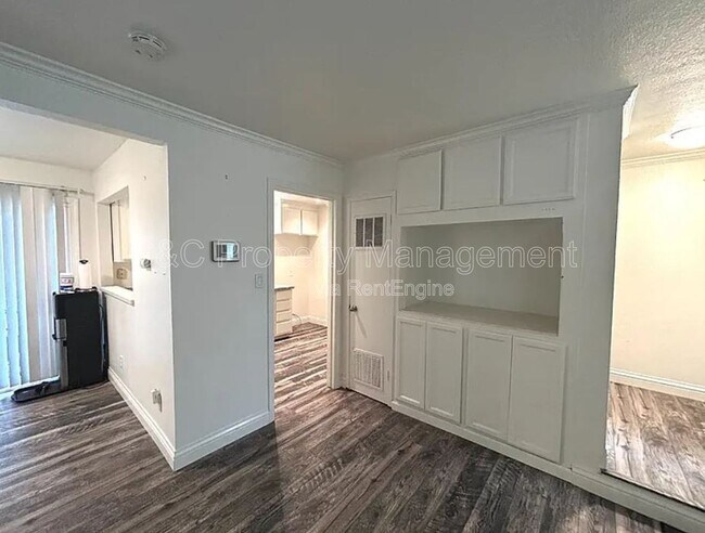 Foto del edificio - 969 Palm Cir