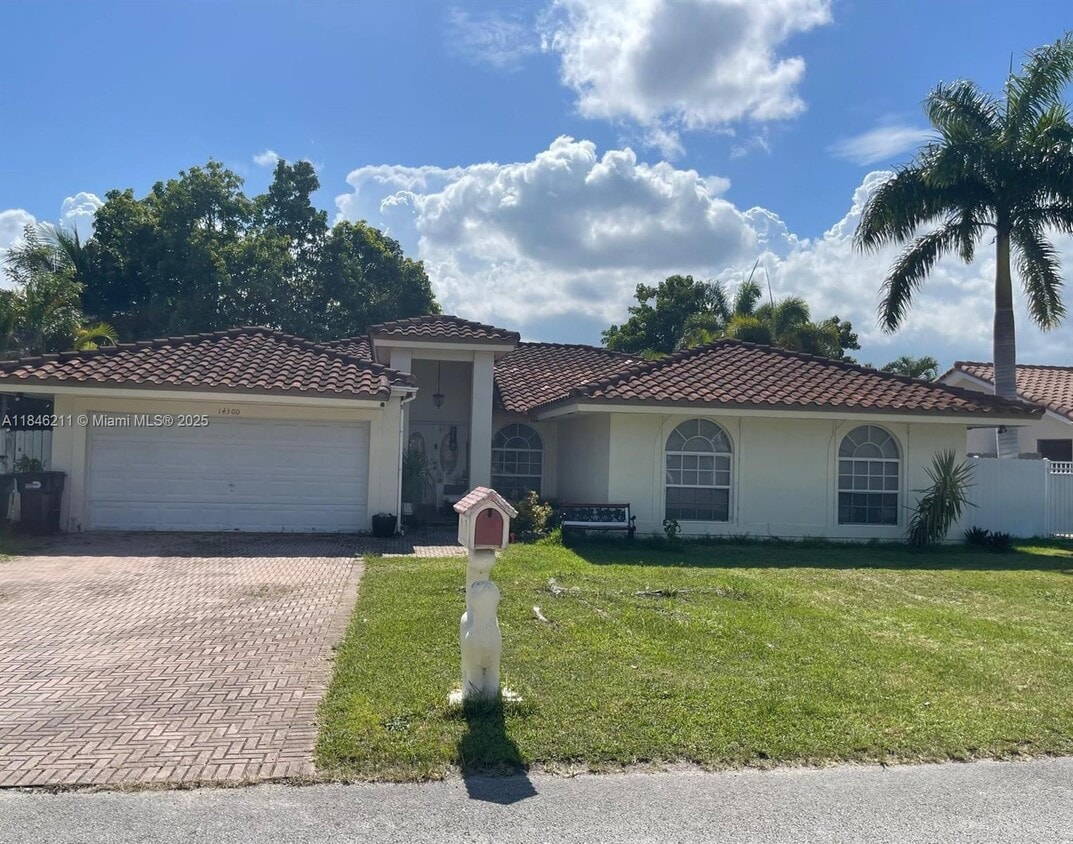 Primary Photo - 14300 SW 152nd Pl