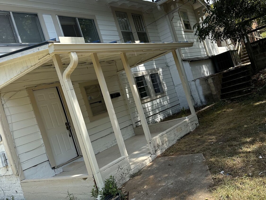 Foto principal - 1 Bedroom Single Family Home in Bessemer