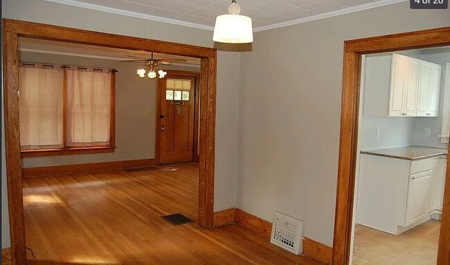 Building Photo - 825 Sylvan Ave