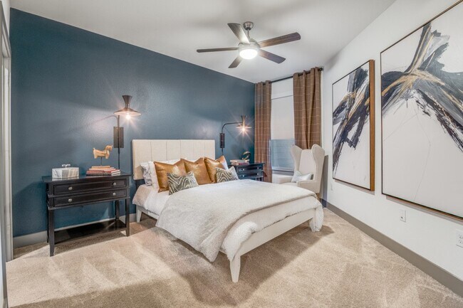 Foto del edificio - LTD West Commerce