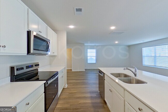 Building Photo - 127 Overstreet Way