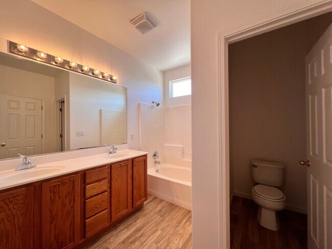 Building Photo - Cute Sundance 3 bedroom, 2 bath home in Fe...