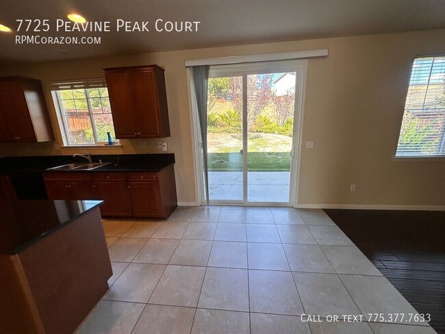 Foto del edificio - 7725 Peavine Peak Court