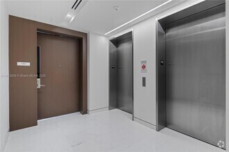 Building Photo - 300 Biscayne Blvd Way