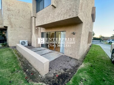 Foto del edificio - 3 BR Townhome in Yorba Linda Knolls | Upgraded & Move-In Ready