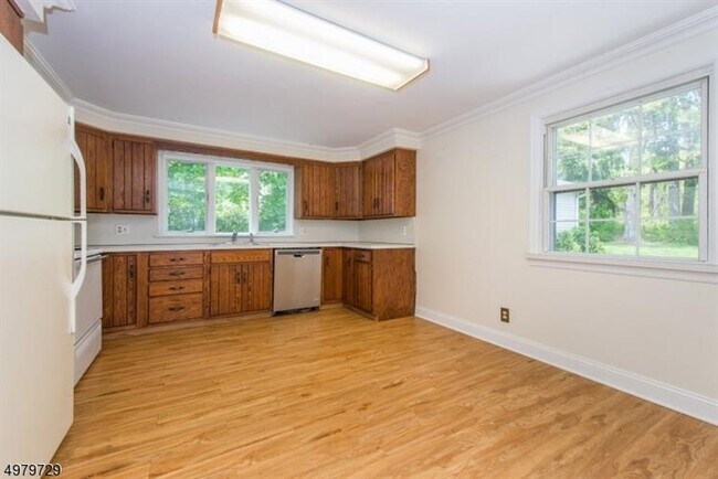 Foto del edificio - 38 Clover Hill Rd