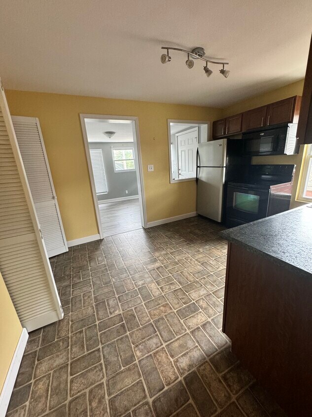Foto principal - 1055 1st Capitol Dr