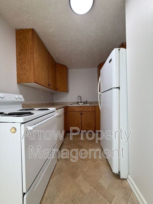 Building Photo - 5405 Benton St