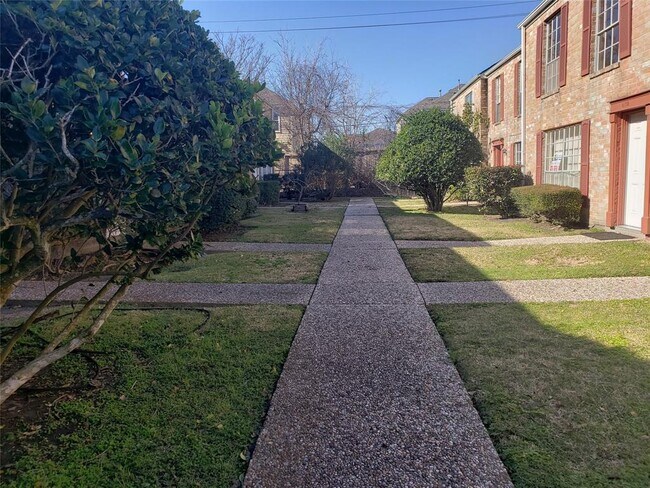 Foto del edificio - 4172 Belle Park Dr