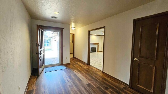 Foto del edificio - 1225 NW 198th St