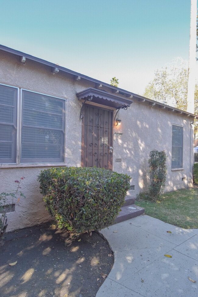Building Photo - 4347 8th Ave