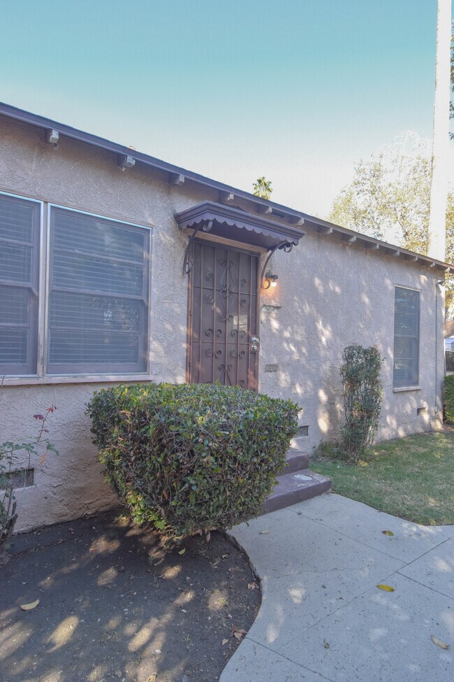 Photo - 4347 8th Ave Apartment