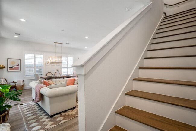 Foto del edificio - 5217 Pinemont Creek Ln
