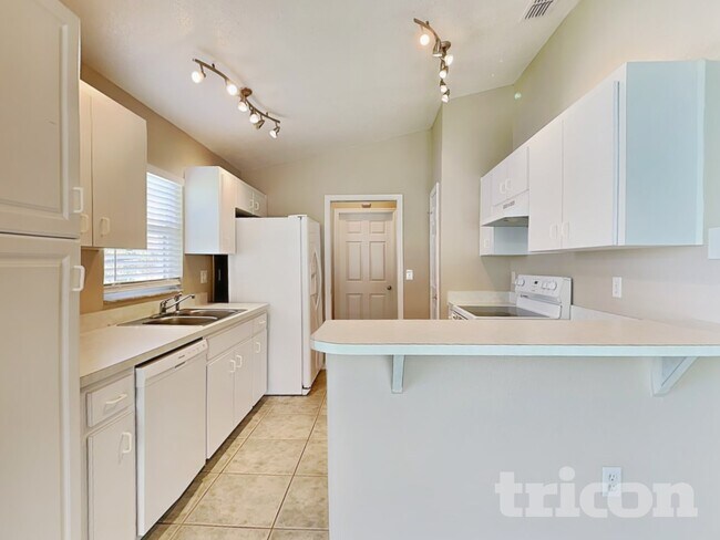Foto del edificio - 7641 Manor Dr