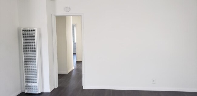 Foto del edificio - 14225 Chandler St