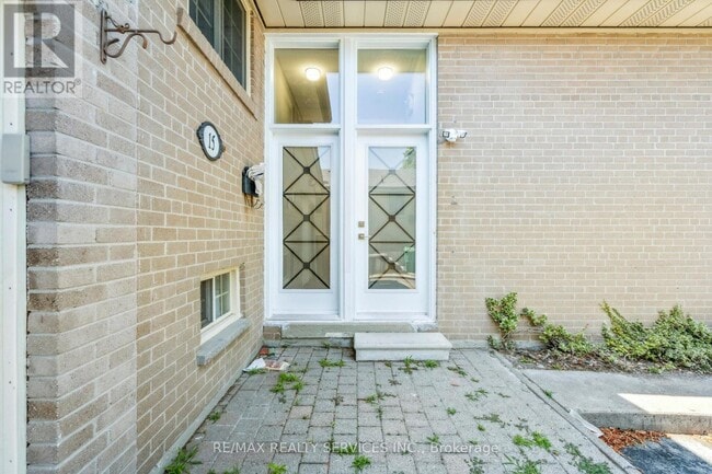 Photo du bâtiment - 15 McClure Ave