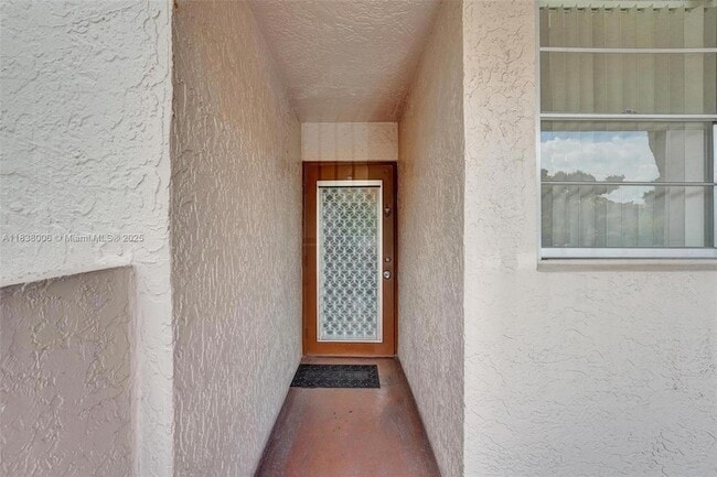Building Photo - 1900 Sabal Palm Dr