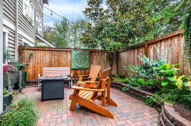 Building Photo - 3 bedroom in Seattle WA 98126