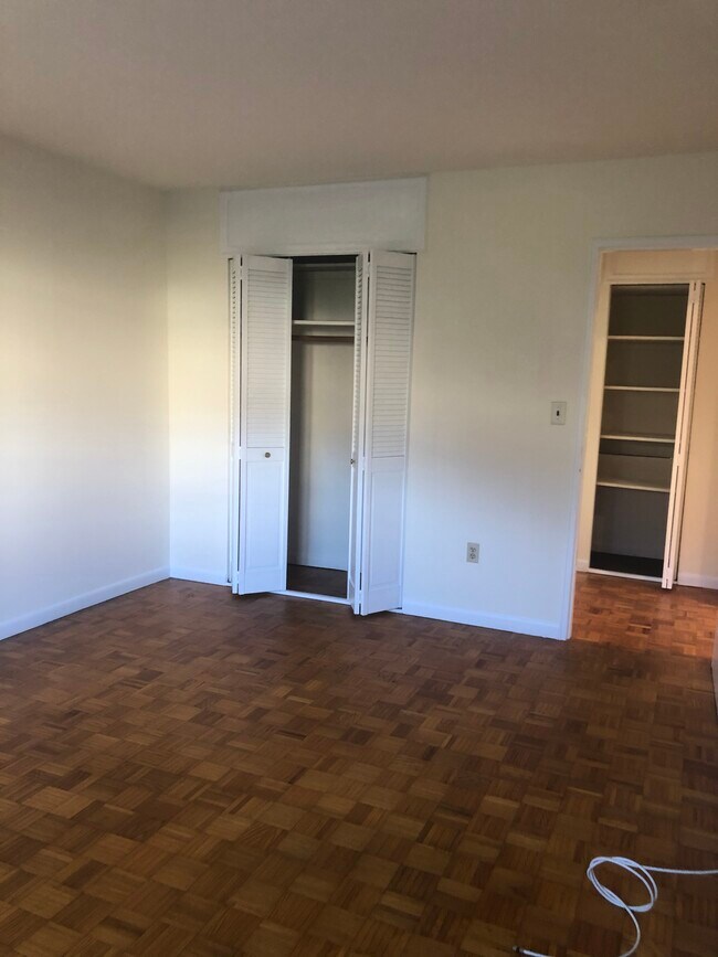 Foto del edificio - 100 Bergen Blvd