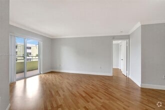 Building Photo - 10755 SW 108th Ave