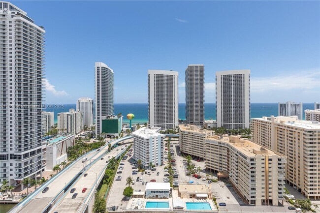Foto del edificio - 2600 E Hallandale Beach Blvd