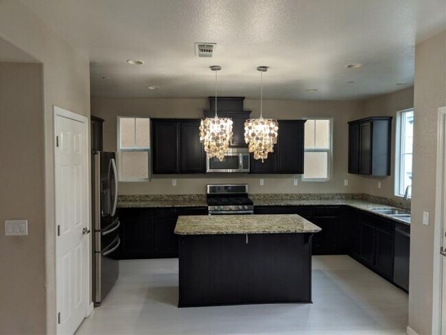 Building Photo - 3 bedroom in Fremont CA 94538