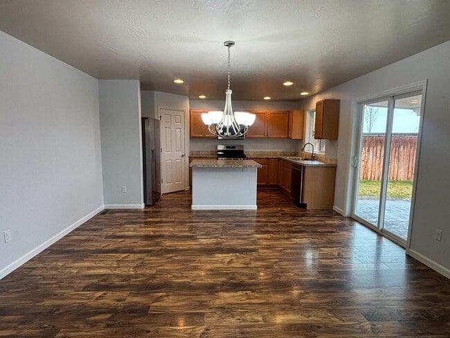 Building Photo - 16581 Berkley Ave