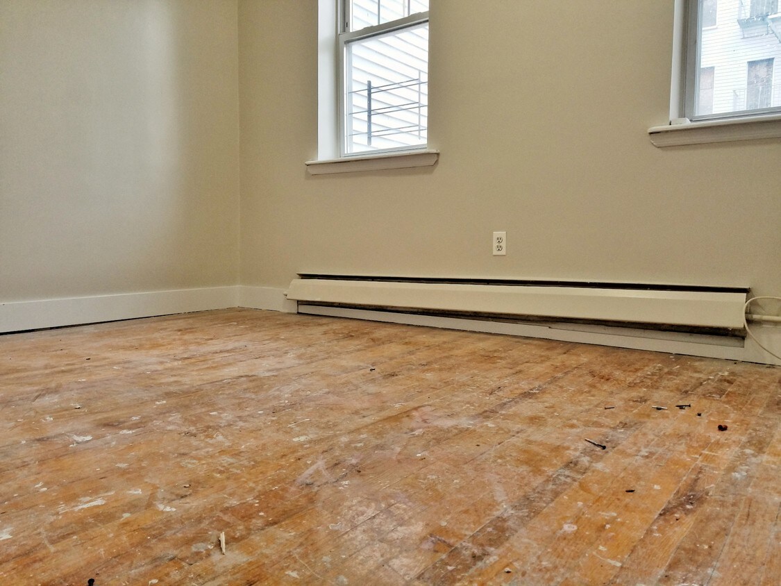 Primary Photo - 330 Evergreen Ave
