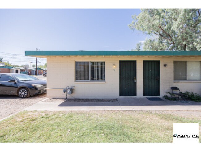 Foto del edificio - Step Into a Peaceful Tempe Hideaway Just Minutes from ASU, Where Comfort Meets Charm.