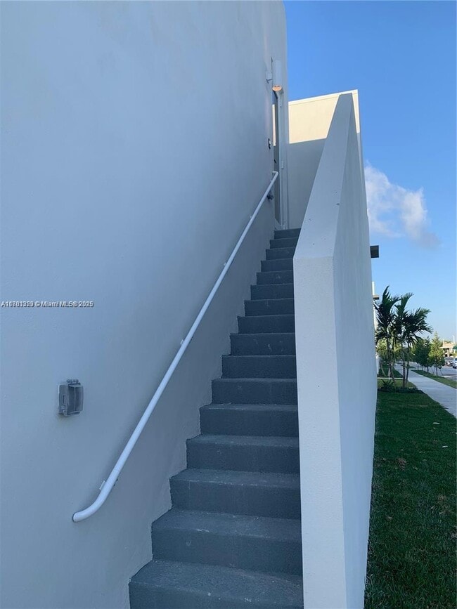 Foto del edificio - 6683 NW 103rd Pkwy