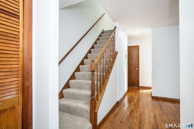 Foto del edificio - 449 S Main St