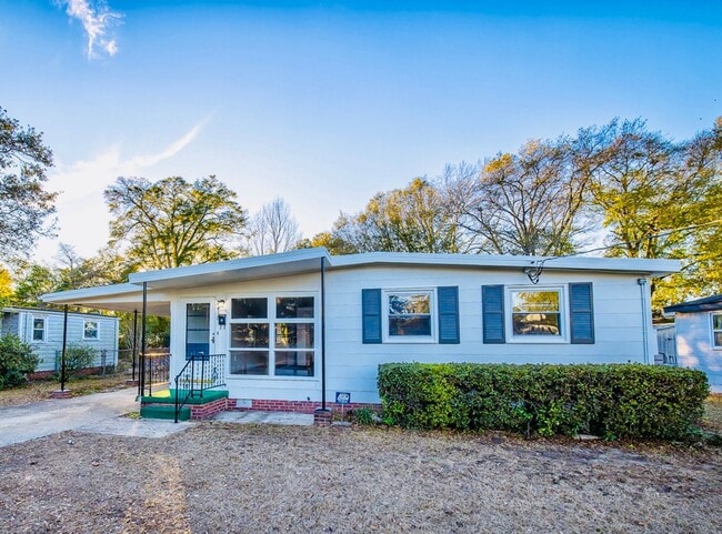 SUNSET PARK - **MOVE IN SPECIAL: $500 OFF ... - SUNSET PARK - **MOVE IN SPECIAL: $500 OFF ... House