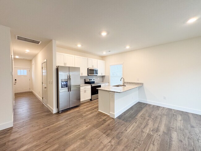 Foto del edificio - 7223 Traphill Ln