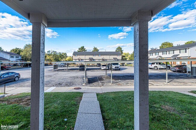 Foto del edificio - 2012 Orchard Crest St