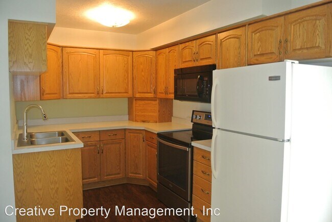 Building Photo - 3 br, 1.5 bath House - 2016 9th St NW