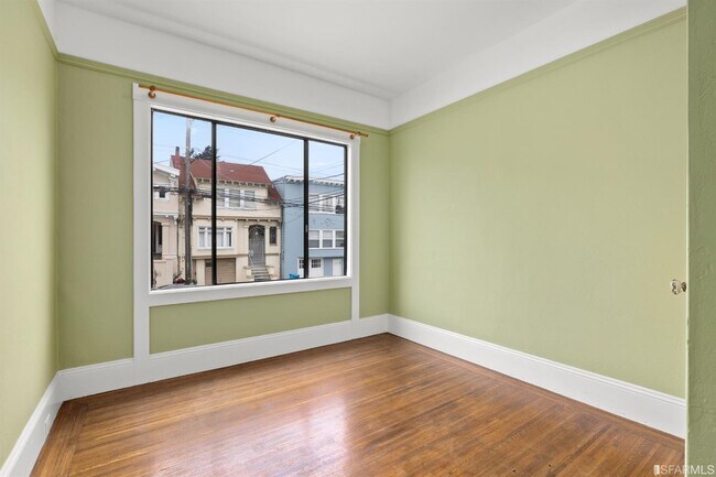 Building Photo - 480 19th Ave