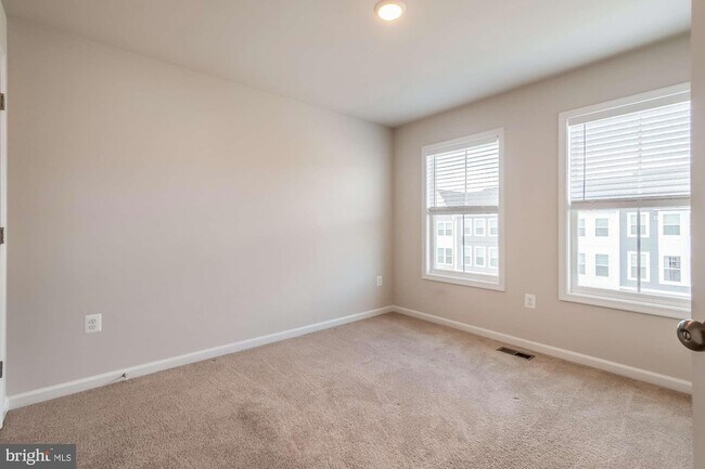 Foto del edificio - 7715 Harlow Cir