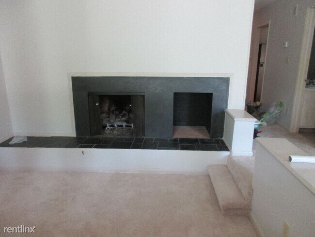 Foto del edificio - 3600 Reed Rd