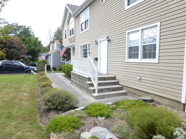 Building Photo - 60 Belleview Ave